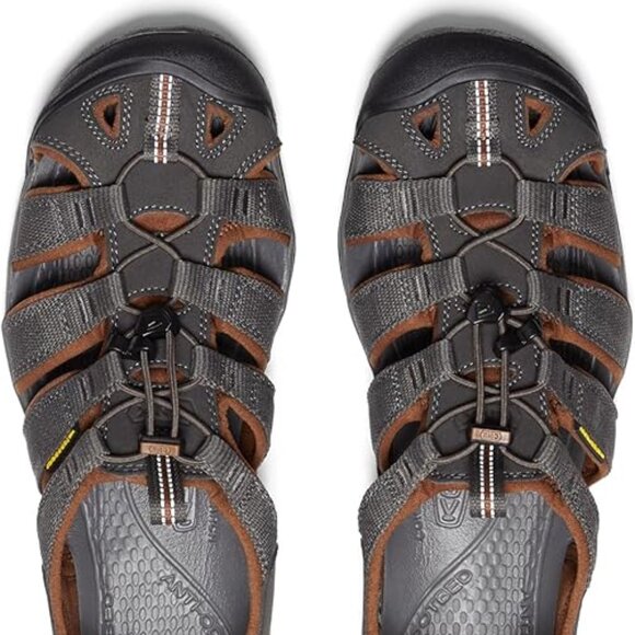 KEEN Clearwater Cnx Lightweight Water Sandals